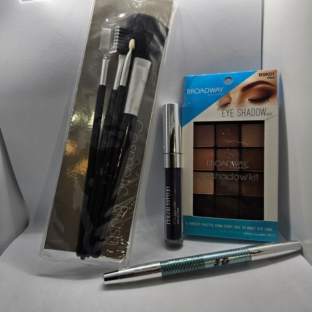 Eye Shadows kit and pencil 2 colors and maybelline‎ Color tattoo eye chrome